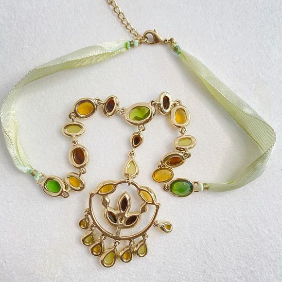 Dangling Pendant Necklace Brown Green Yellow Faceted StonesRibbon Neckline - Picture 5 of 13